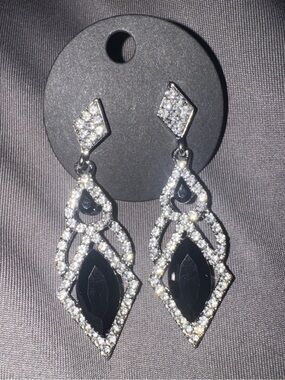 Source Unknown Black and Silver Crystal Drop Earrings 2.25” long